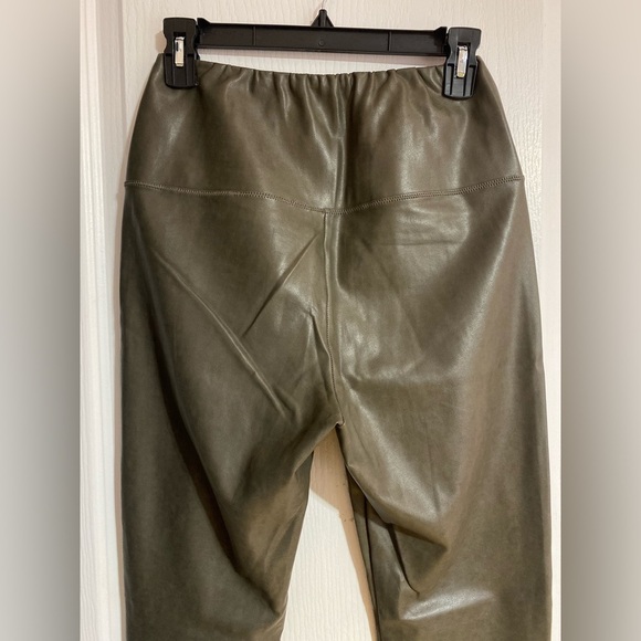 Aritzia Wilfred Daria Faux Leather Olive Green Leggings Pant Size Medium - Picture 5 of 12